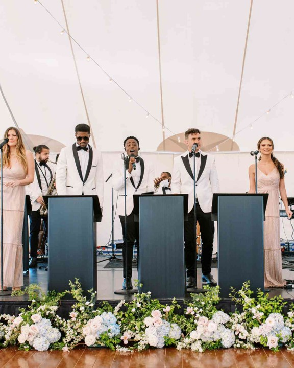 Singers Performing